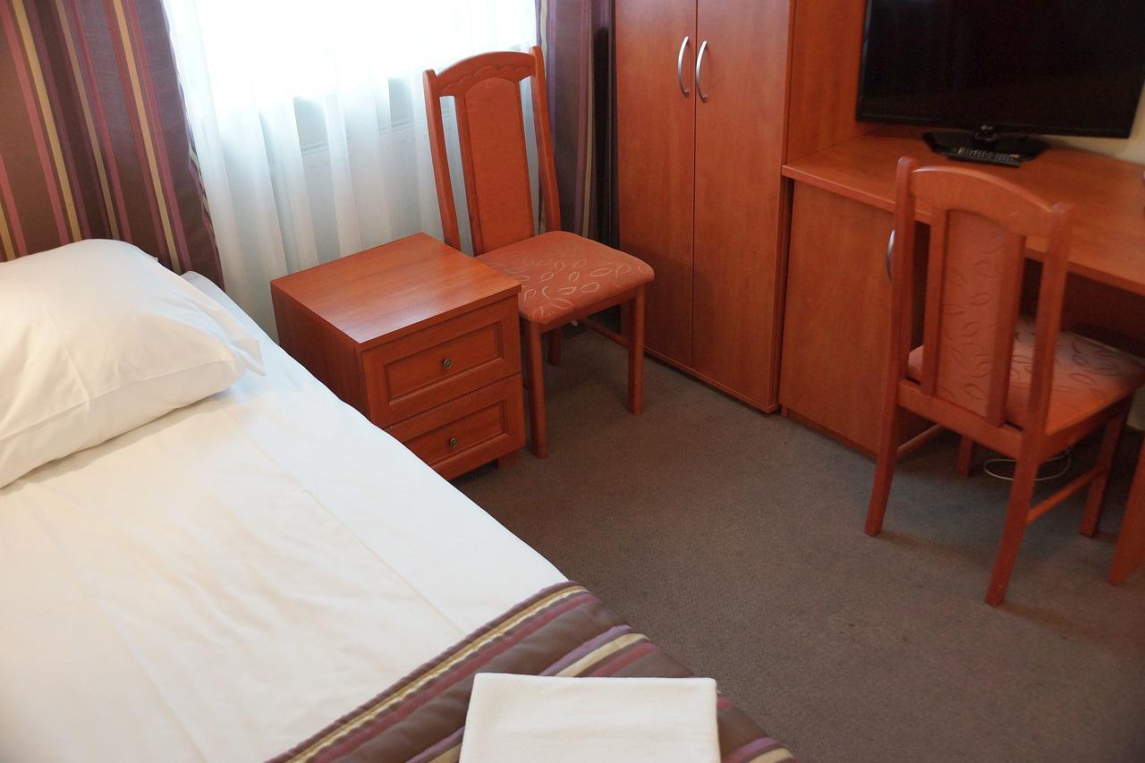 Hotel Bosir Бялисток Екстериор снимка